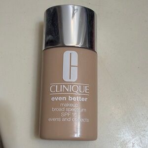 Clinique Even Better Foundation SPF 15 - Tan